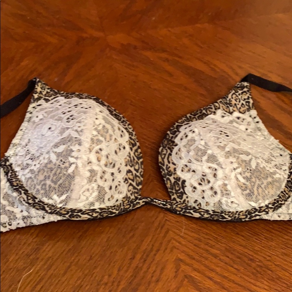 VS bra size 32B. Push-up New without tag